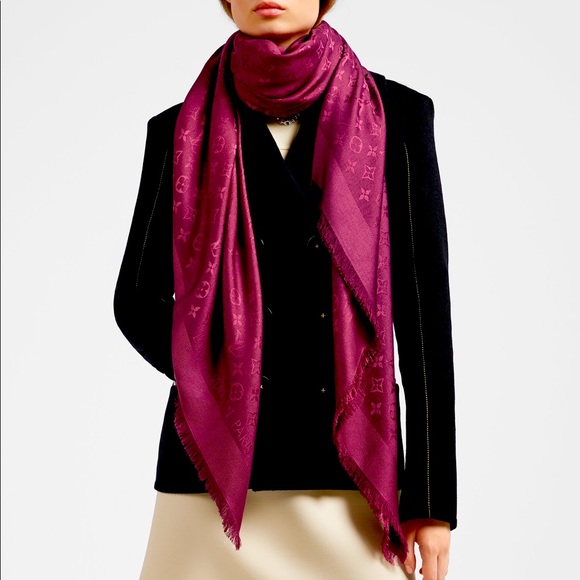 Louis Vuitton Accessories - SOLD Authentic Louis Vuitton Shall